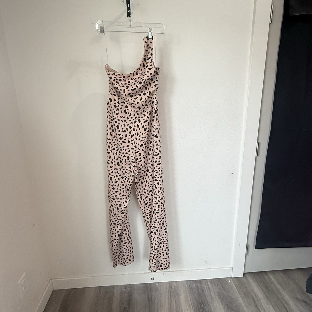 Skies Are Blue One-Shoulder Pink Animal Print Satin Jumpsuit XS